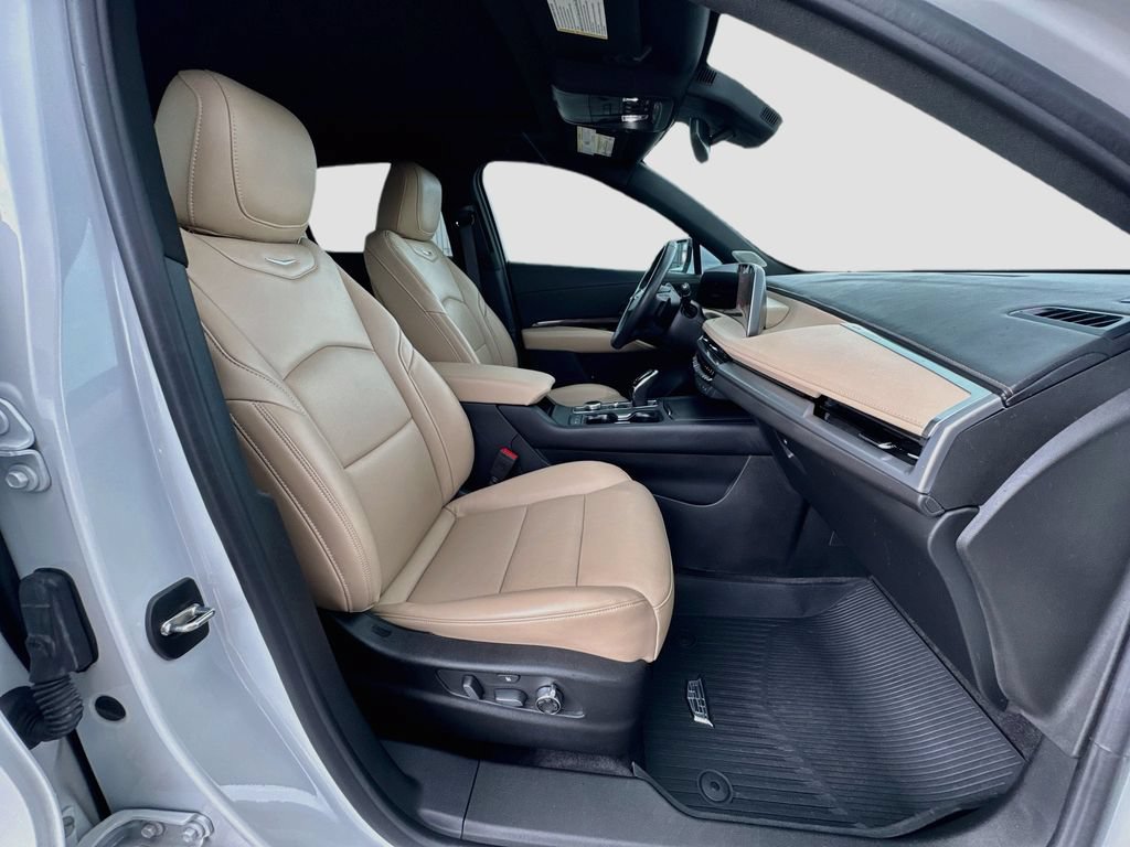 Used 2024 Cadillac XT4 Premium Luxury FWD image 33