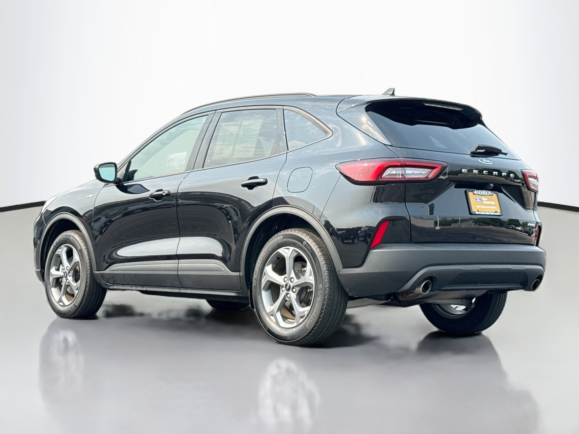 Certified 2025 Ford Escape ST-Line Select AWD/4WD image 5