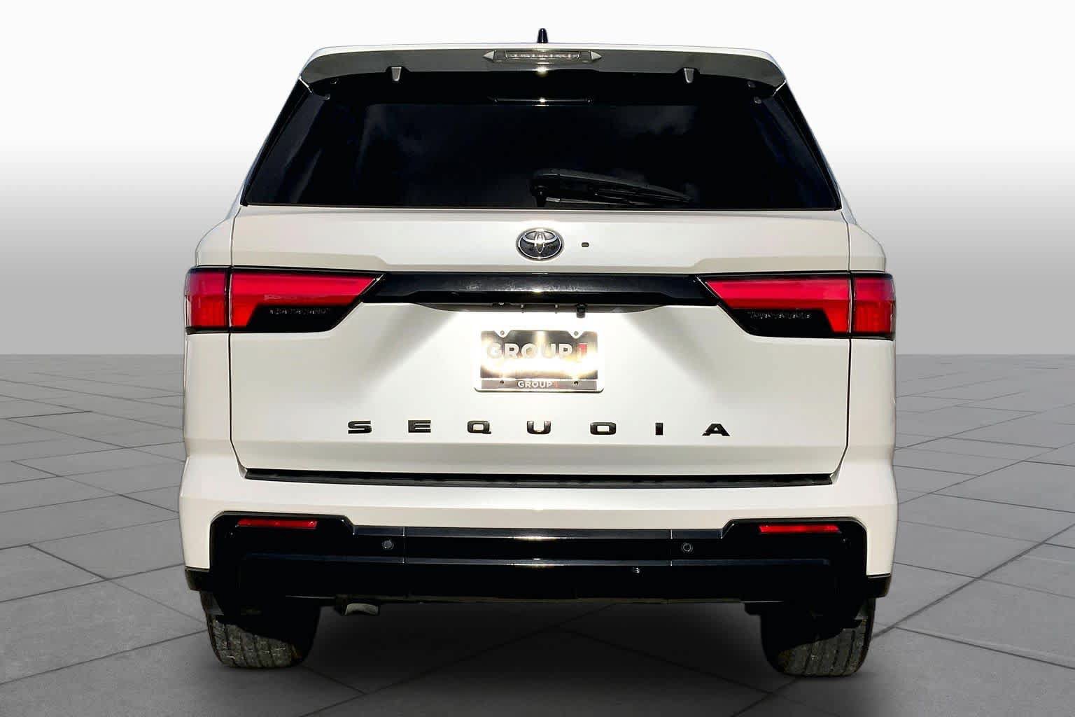 Used 2023 Toyota Sequoia Platinum AWD/4WD image 5
