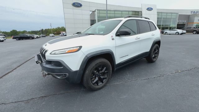 Used 2017 Jeep Cherokee Trailhawk AWD/4WD image 4
