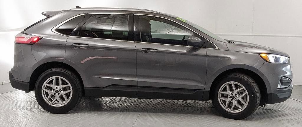Certified 2024 Ford Edge SEL w/ Convenience Package AWD/4WD image 2
