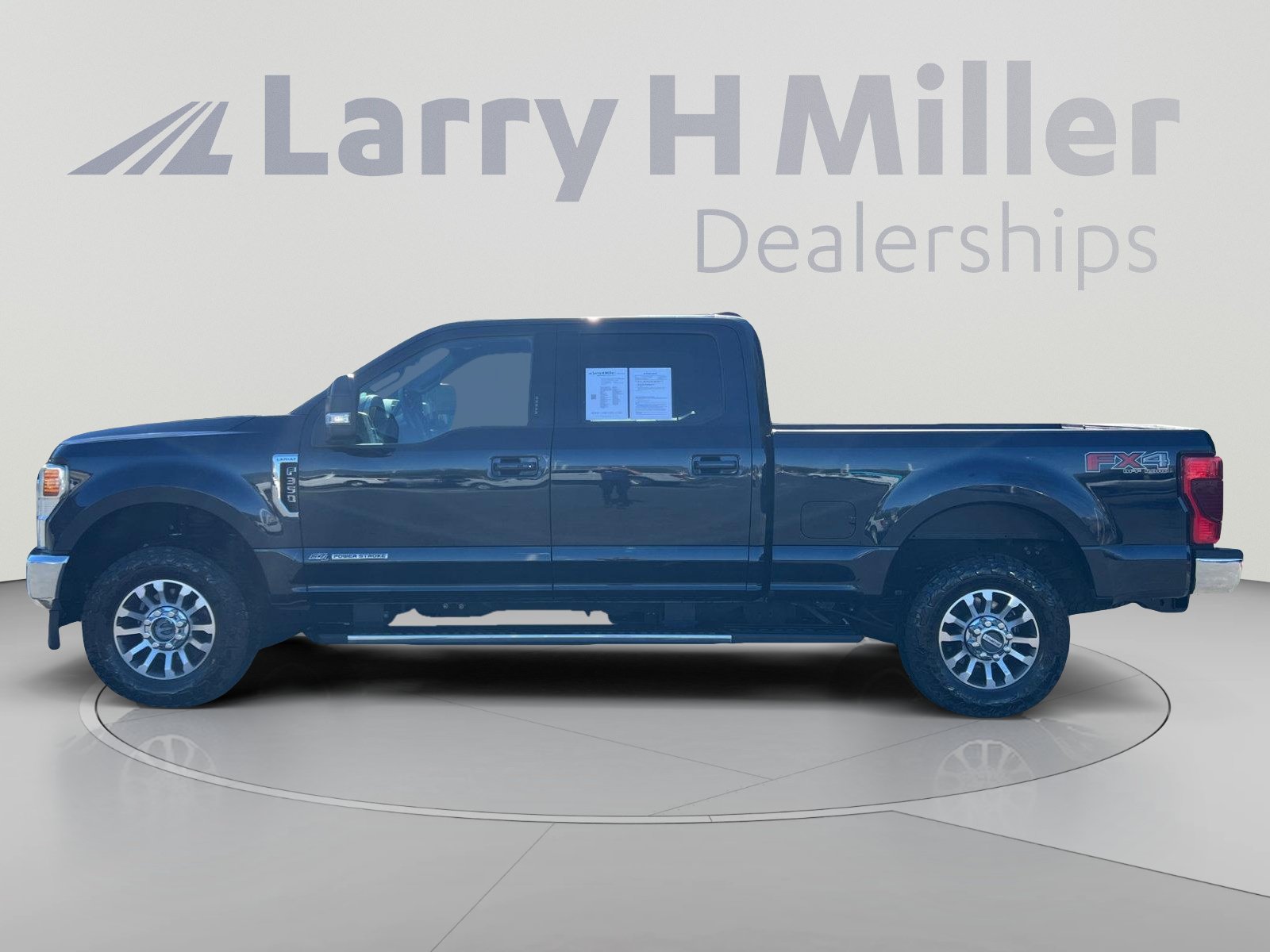 Certified 2022 Ford F350 Lariat w/ Lariat Ultimate Package AWD/4WD image 2