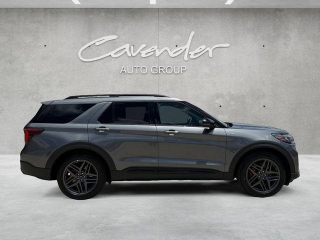 Certified 2025 Ford Explorer ST-Line w/ Premium Package RWD image 18