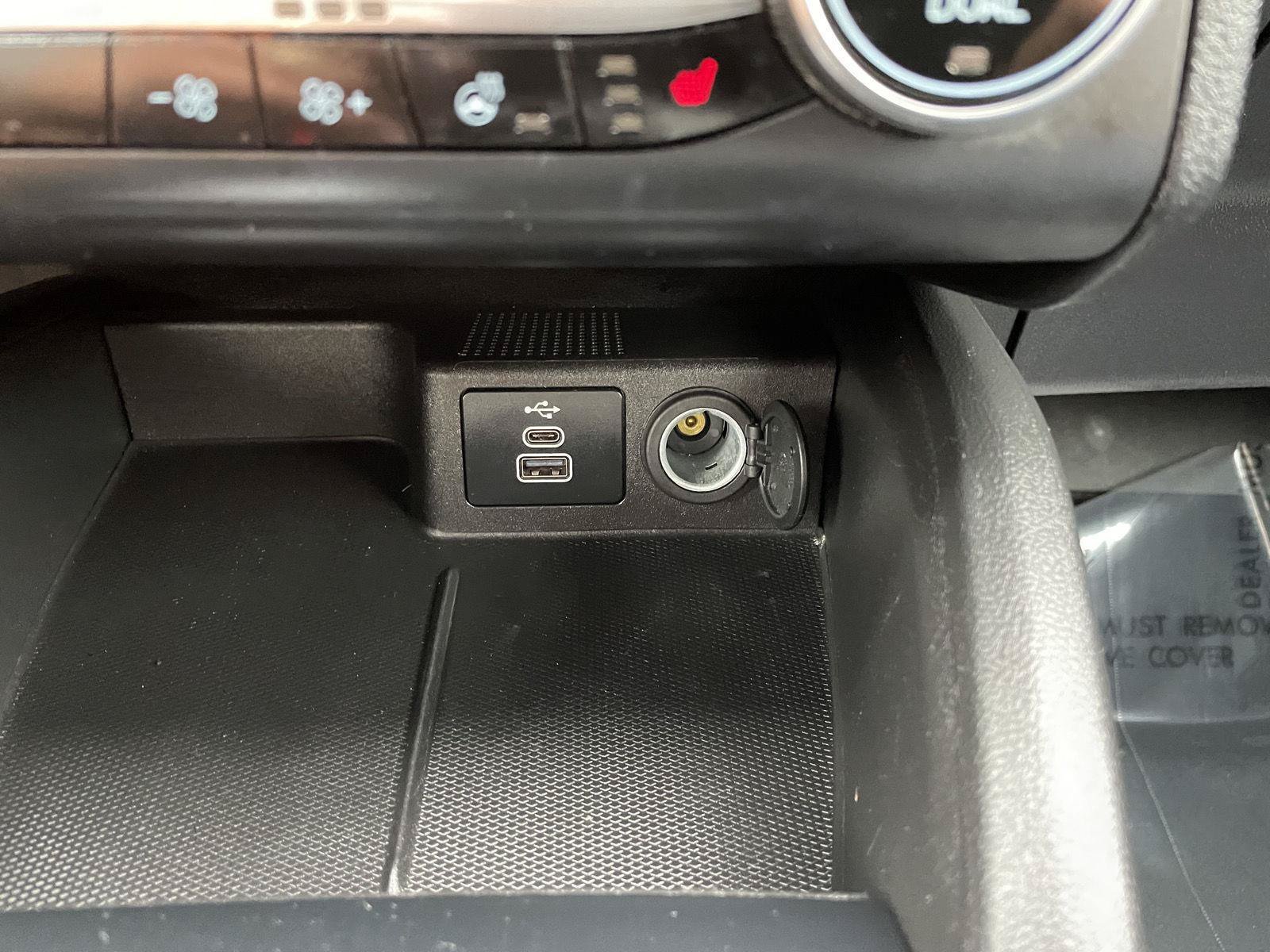 Certified 2025 Ford Escape ST-Line Select AWD/4WD image 28