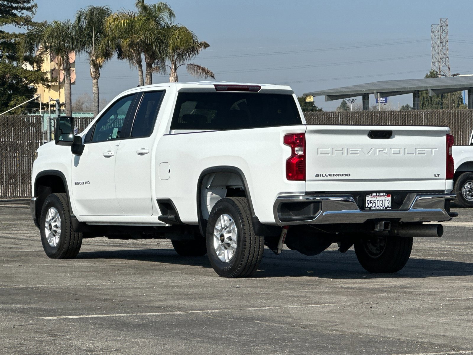 Used 2024 Chevrolet Silverado 2500 LT w/ Convenience Package image 3