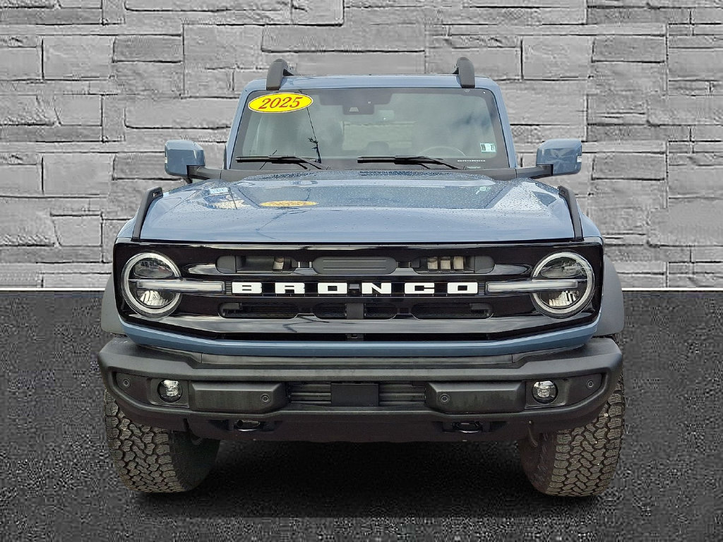 Certified 2025 Ford Bronco Outer Banks w/ Sasquatch Package AWD/4WD image 3