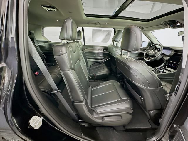 Used 2022 Jeep Grand Cherokee L Limited image 38