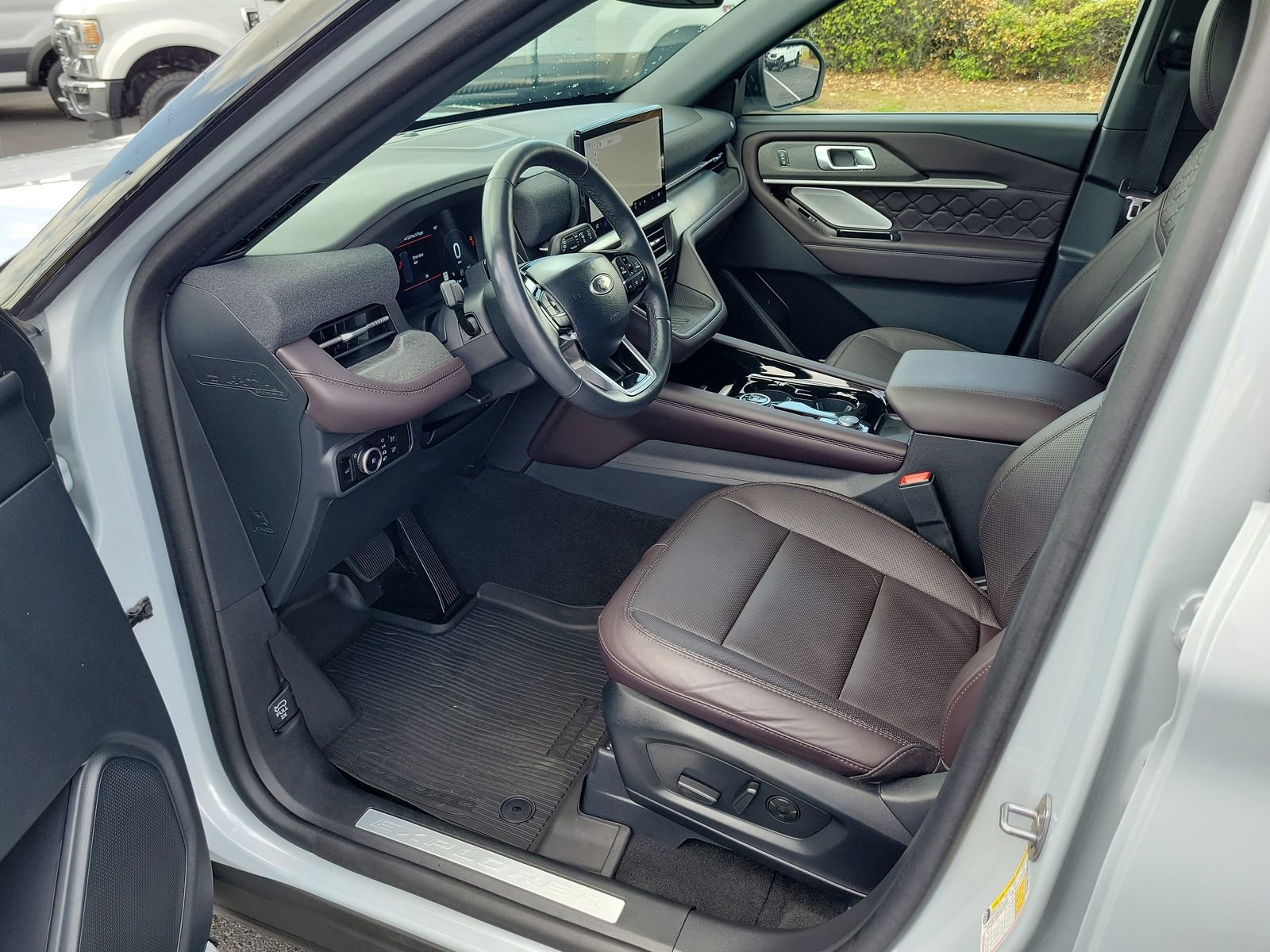 Certified 2025 Ford Explorer Platinum w/ Ultimate Package RWD image 17