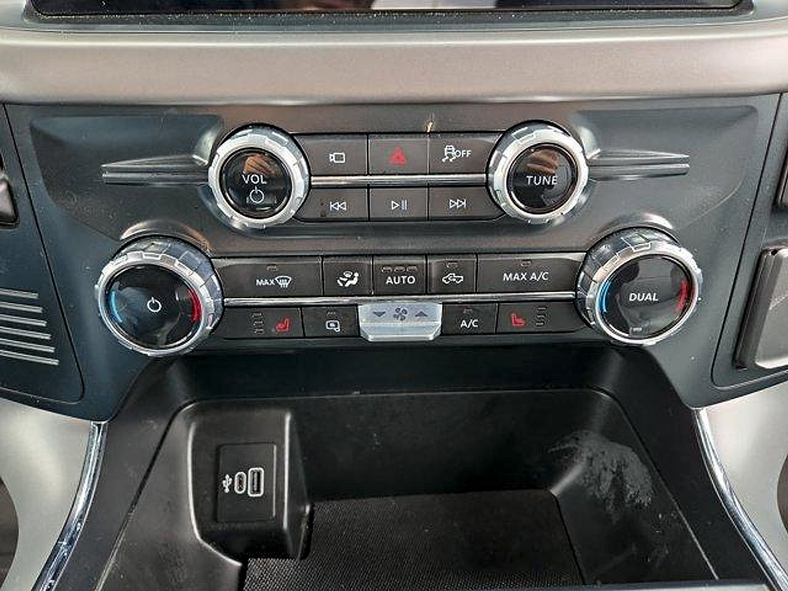 Certified 2025 Ford F150 Lightning Pro AWD/4WD image 20