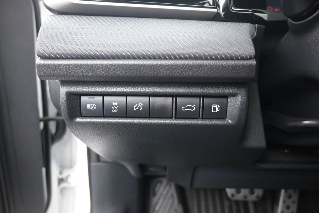 Used 2025 Toyota Camry SE FWD image 13