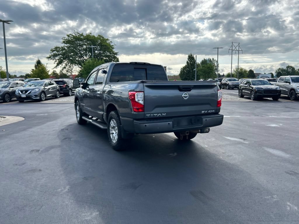 Used 2017 Nissan Titan SV AWD/4WD image 8