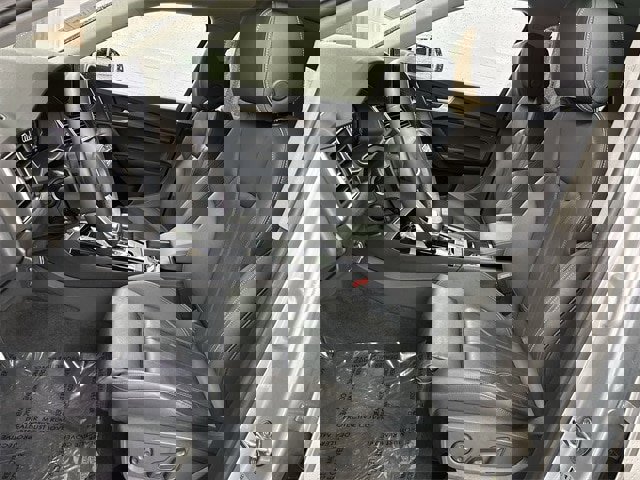 Used 2024 Audi Q5 e Premium w/ Convenience Package image 3