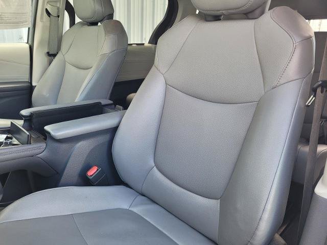 Used 2022 Toyota Sienna XLE AWD/4WD image 21