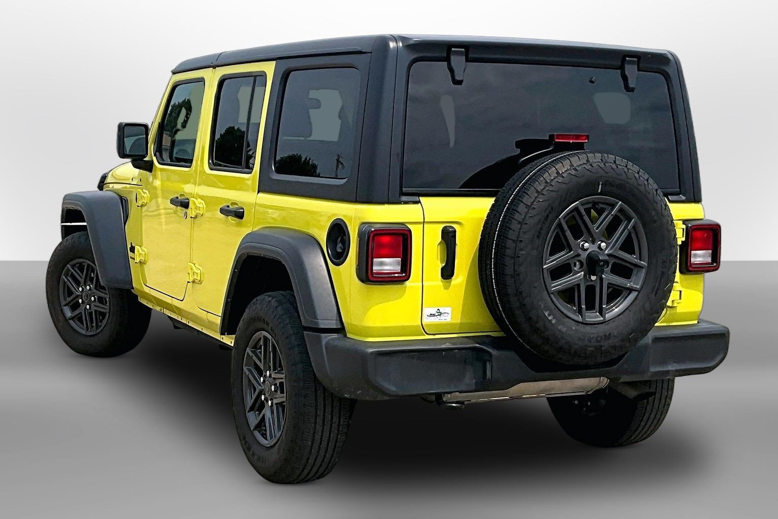 Used 2024 Jeep Wrangler Unlimited Sport AWD/4WD image 9