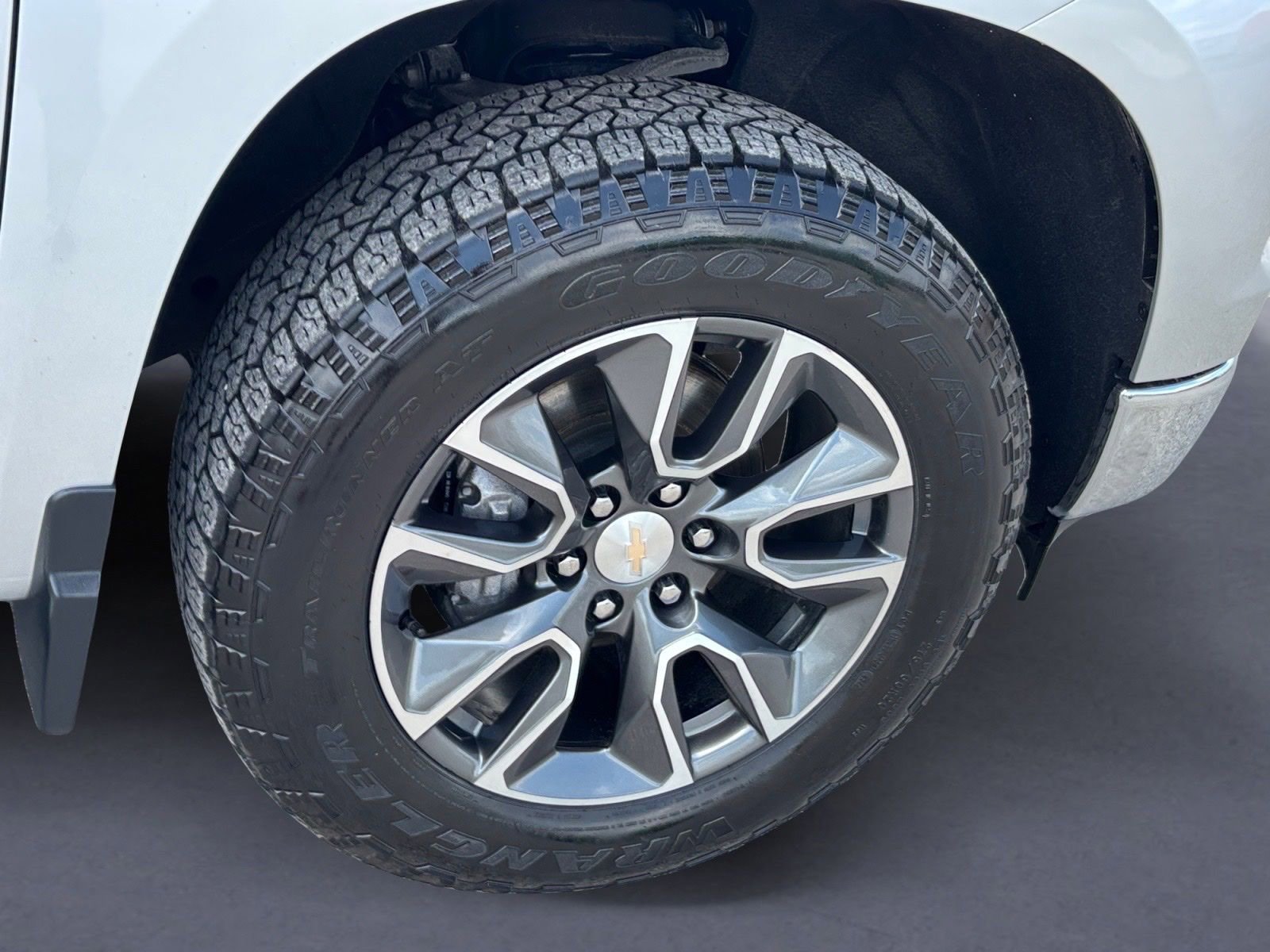 Used 2022 Chevrolet Silverado 1500 LT AWD/4WD image 10
