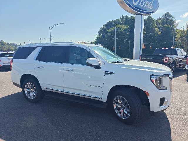 Used 2022 GMC Yukon SLT w/ SLT Premium Package