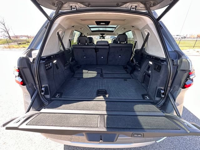 Used 2023 BMW X7 xDrive40i w/ Premium Package AWD/4WD image 8