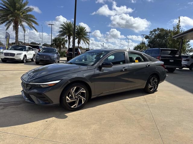 Used 2025 Hyundai Elantra Sport w/ Cargo Package image 4