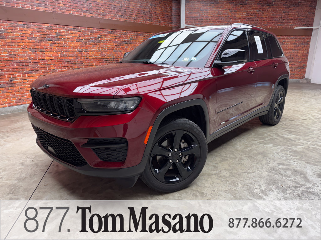 Used 2023 Jeep Grand Cherokee Altitude AWD/4WD image 1