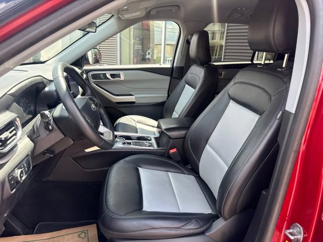 Certified 2024 Ford Explorer XLT w/ Equipment Group 202A AWD/4WD image 17