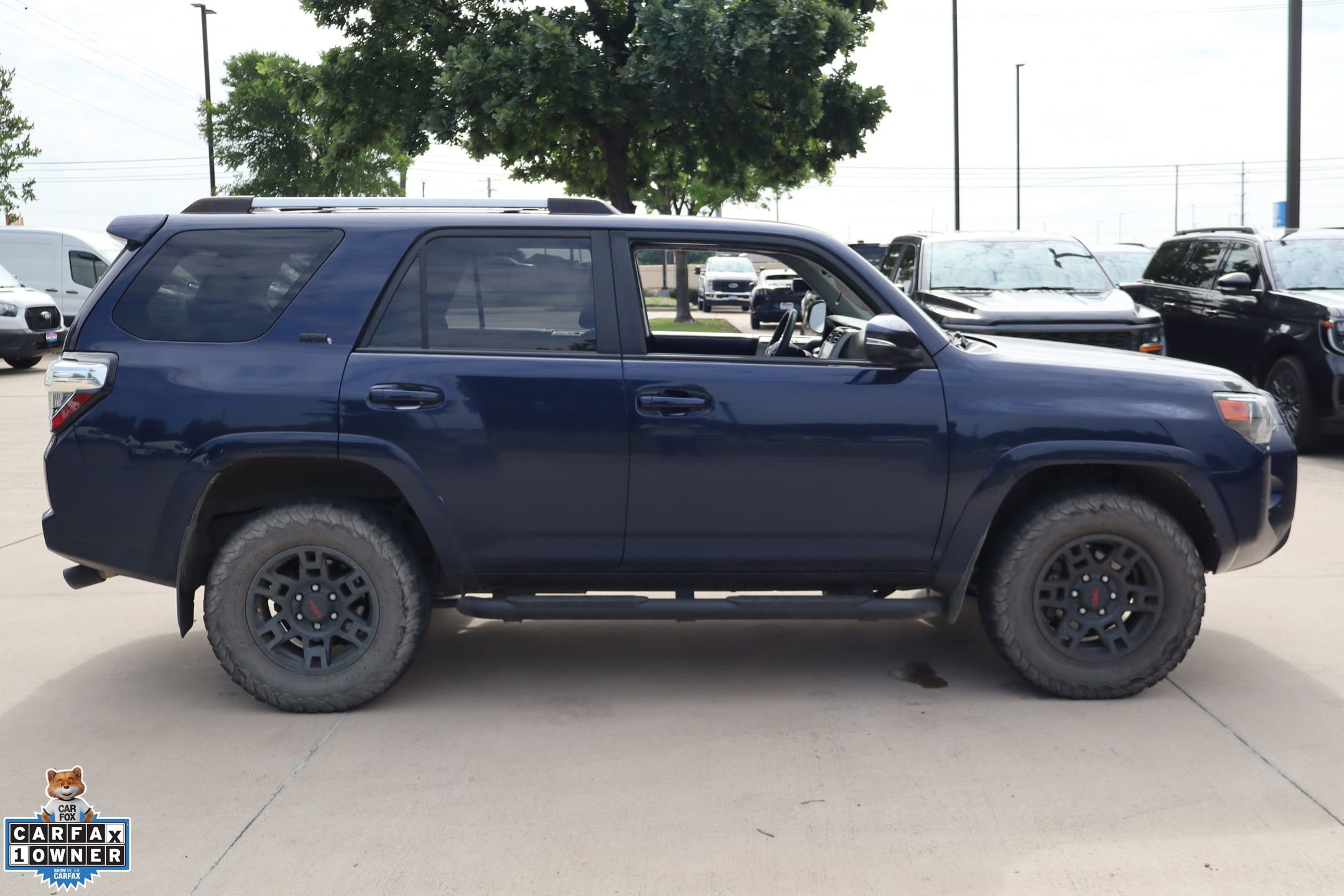 Used 2021 Toyota 4Runner SR5 Premium w/ Moonroof Package AWD/4WD image 2
