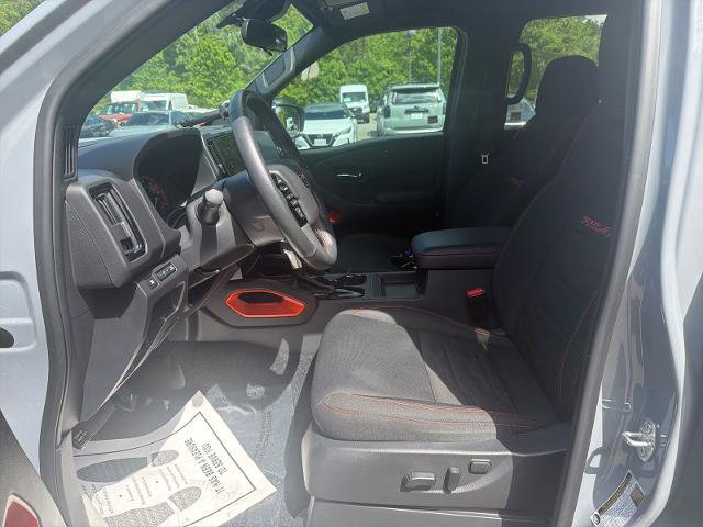 Used 2025 Nissan Frontier PRO-4X AWD/4WD image 9