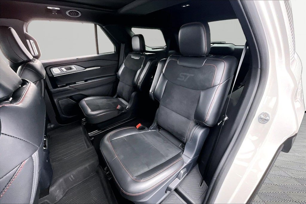 Certified 2025 Ford Explorer ST AWD/4WD image 26