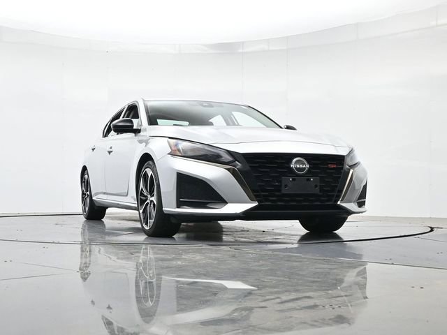 Used 2024 Nissan Altima 2.5 SR FWD image 34