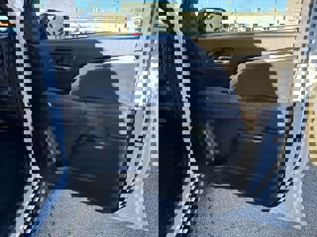 Used 2024 Chevrolet Colorado Z71 w/ Z71 Convenience Package 2 image 9