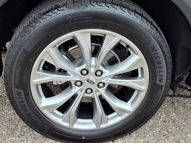 Certified 2023 Ford Explorer Limited w/ Limited Technology Package AWD/4WD image 34