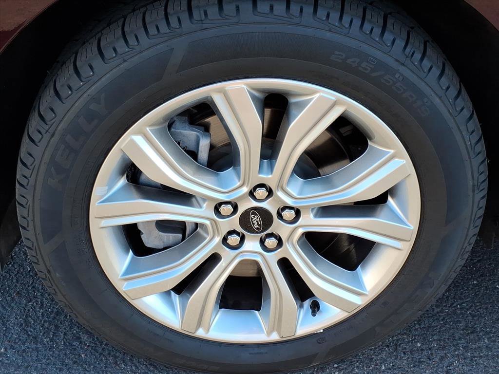 Certified 2024 Ford Edge Titanium image 9