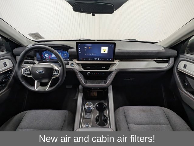 Certified 2025 Ford Explorer Active AWD/4WD image 3