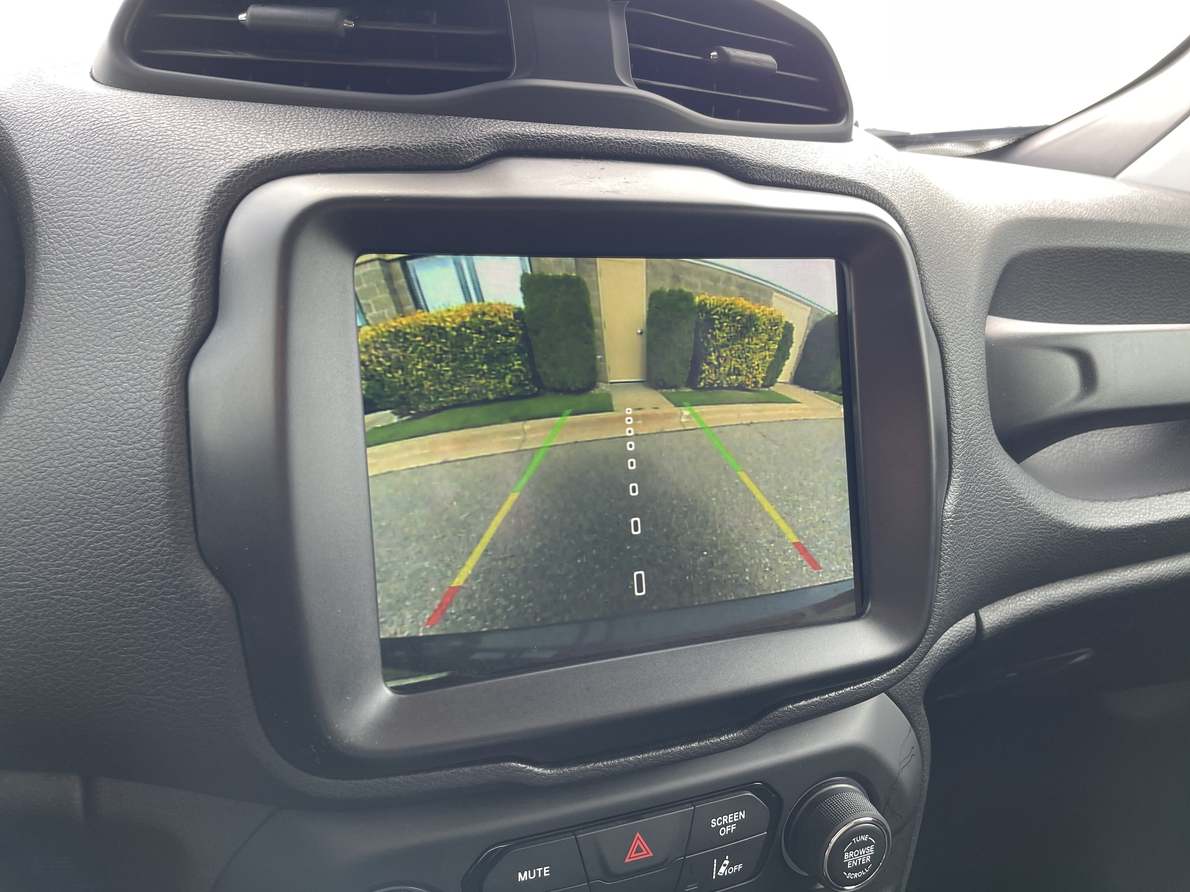 Used 2023 Jeep Renegade Latitude AWD/4WD image 18