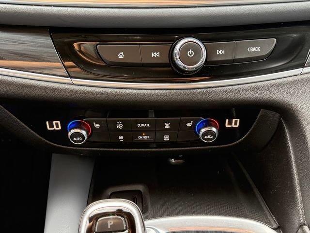 Used 2019 Buick Enclave Essence FWD image 5