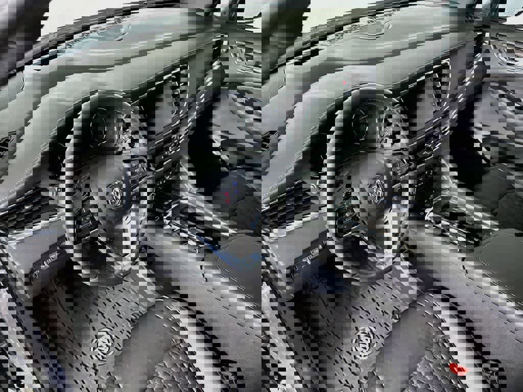 Used 2023 Buick Enclave Avenir w/ Avenir Technology Package AWD/4WD image 9