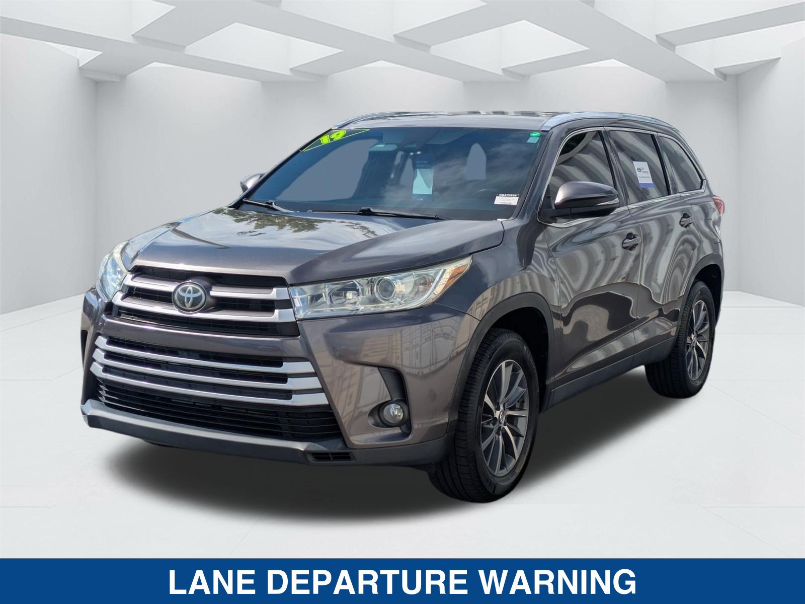 Used 2019 Toyota Highlander XLE FWD image 8