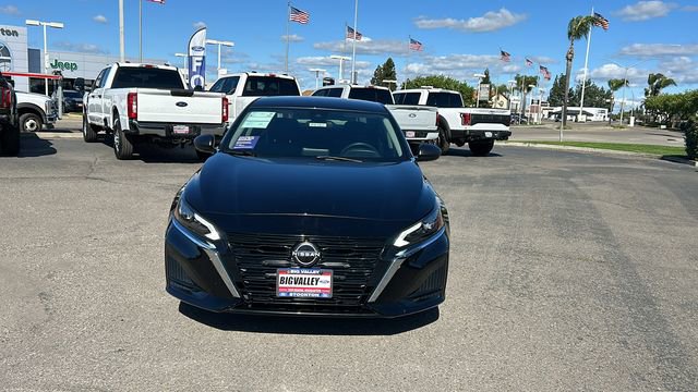Used 2024 Nissan Altima 2.5 SV FWD image 9