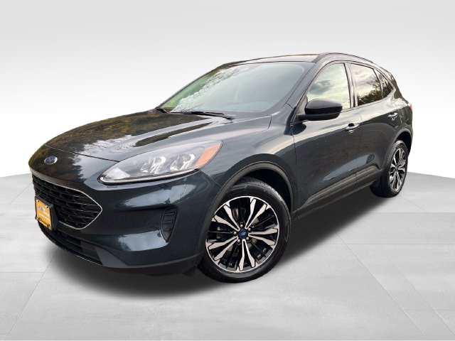 Certified 2022 Ford Escape SE w/ SE Sport Appearance Package AWD/4WD image 3