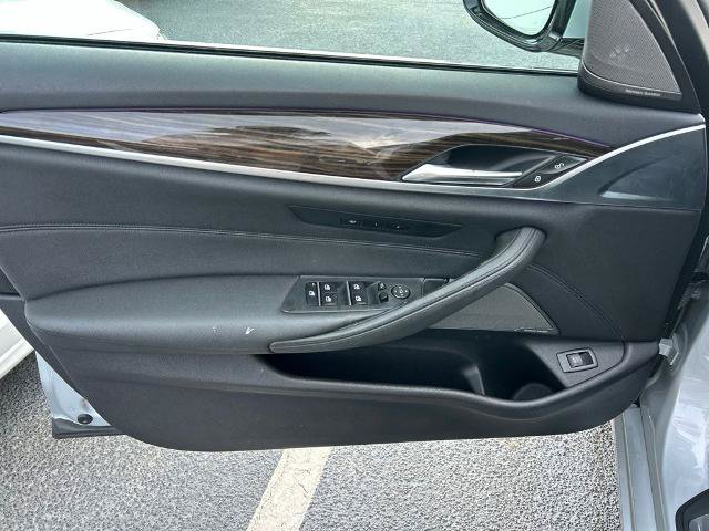 Used 2019 BMW 530i w/ Convenience Package RWD image 17