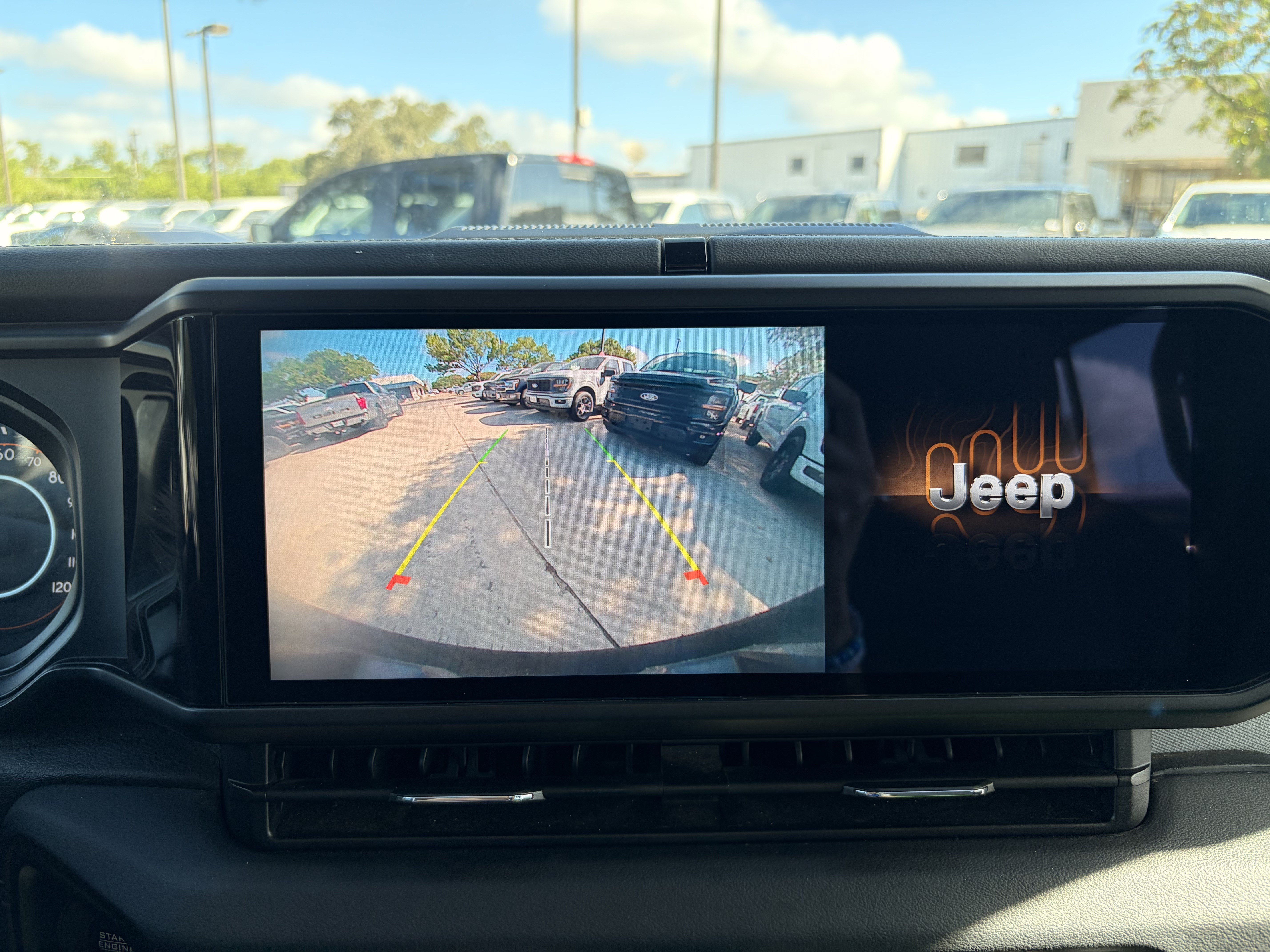 Used 2024 Jeep Wrangler Unlimited Sahara AWD/4WD image 23