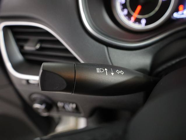 Used 2021 Jeep Cherokee Trailhawk AWD/4WD image 15