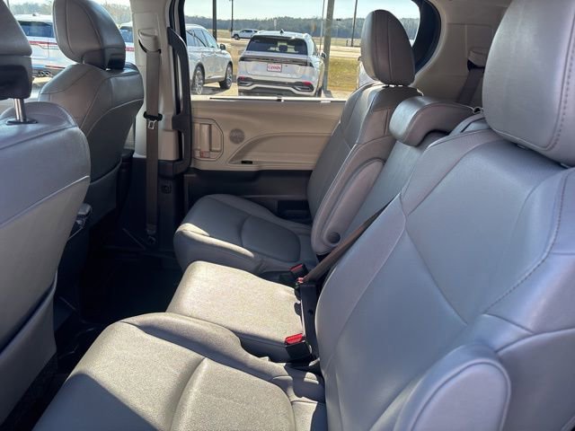 Used 2024 Toyota Sienna XLE image 14