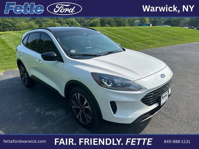 Certified 2022 Ford Escape SE w/ SE Sport Appearance Package AWD/4WD image 4