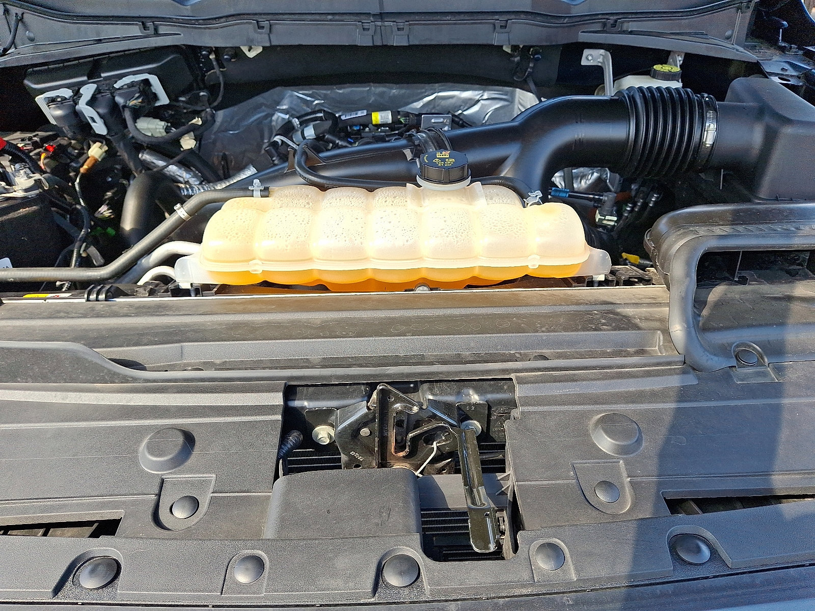 Certified 2022 Ford F150 XLT w/ Equipment Group 302A High image 29