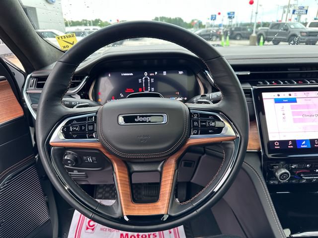 Used 2025 Jeep Grand Cherokee L Summit AWD/4WD image 20