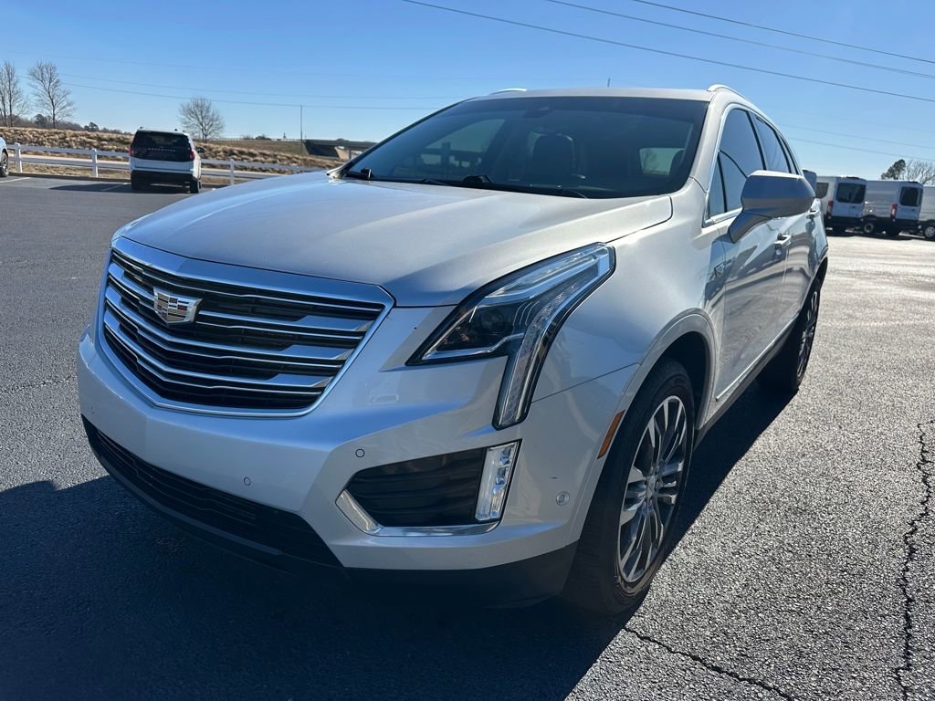 Used 2019 Cadillac XT5 Premium Luxury w/ Driver Assist Package image 4