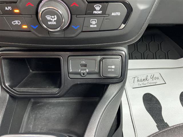 Used 2018 Jeep Renegade Altitude FWD image 27