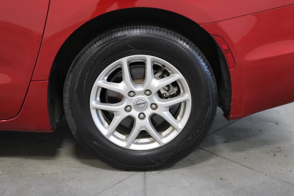 Used 2024 Chrysler Pacifica Touring-L FWD image 18