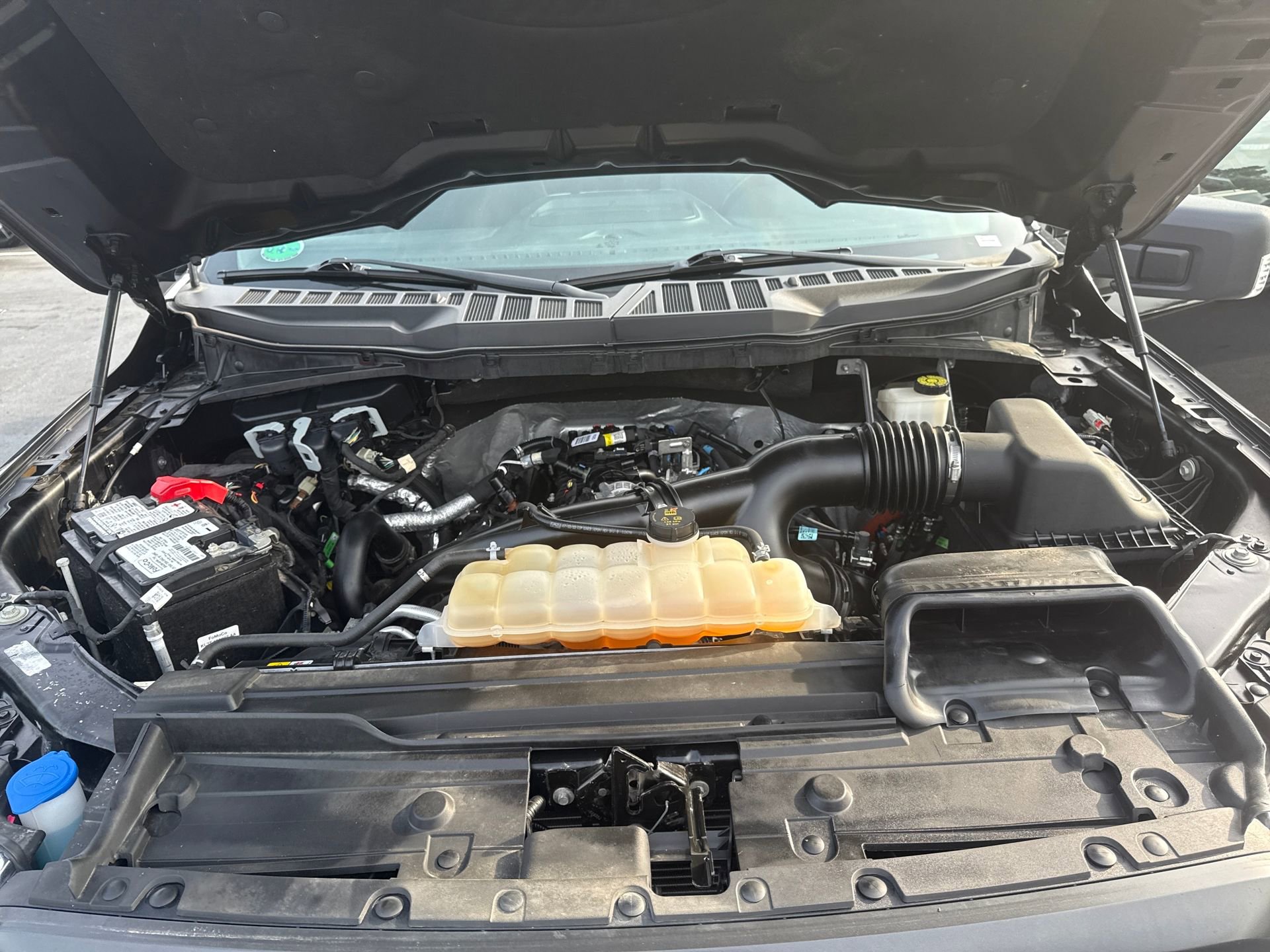 Certified 2022 Ford F150 XLT w/ Equipment Group 302A High image 20