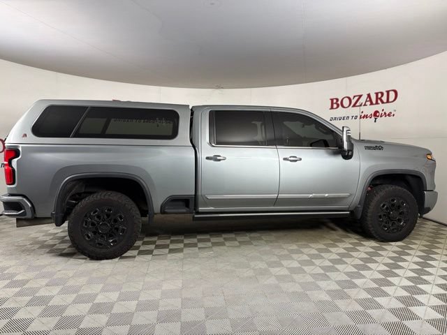 Used 2024 Chevrolet Silverado 2500 High Country w/ High Country Premium Package AWD/4WD image 9